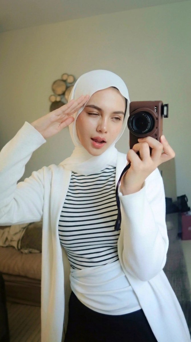 White Hijab Editorial Mirror-Selfie Portrait output 4