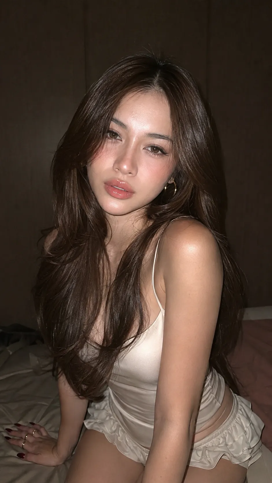 Direct-Flash Glamour Beauty Portrait output 3