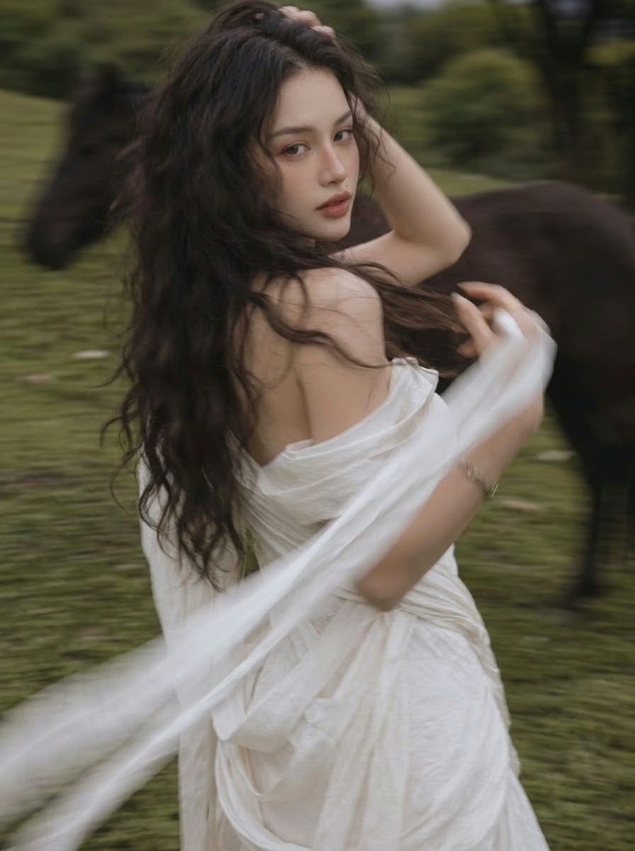 Goddess Draped in Tattered Muslin output 5