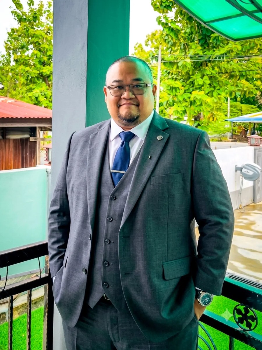 Professional Corporate Outfit Photo Edit