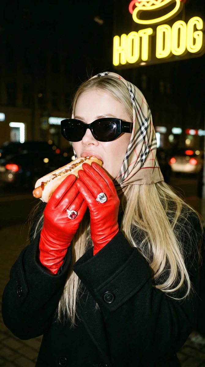 Luxury Nighttime Hot-Dog Street Portrait