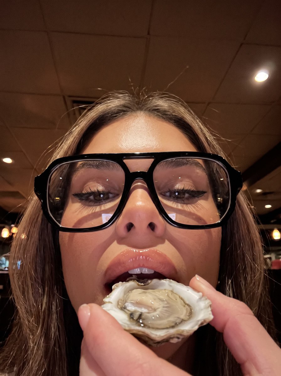 Extreme Low-Angle Oyster Portrait output 2