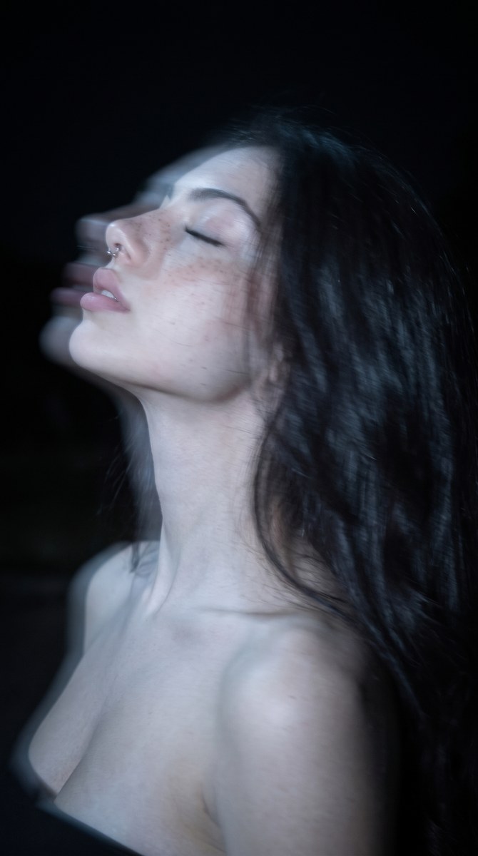 Motion-Blurred Profile Beauty Portrait output 1