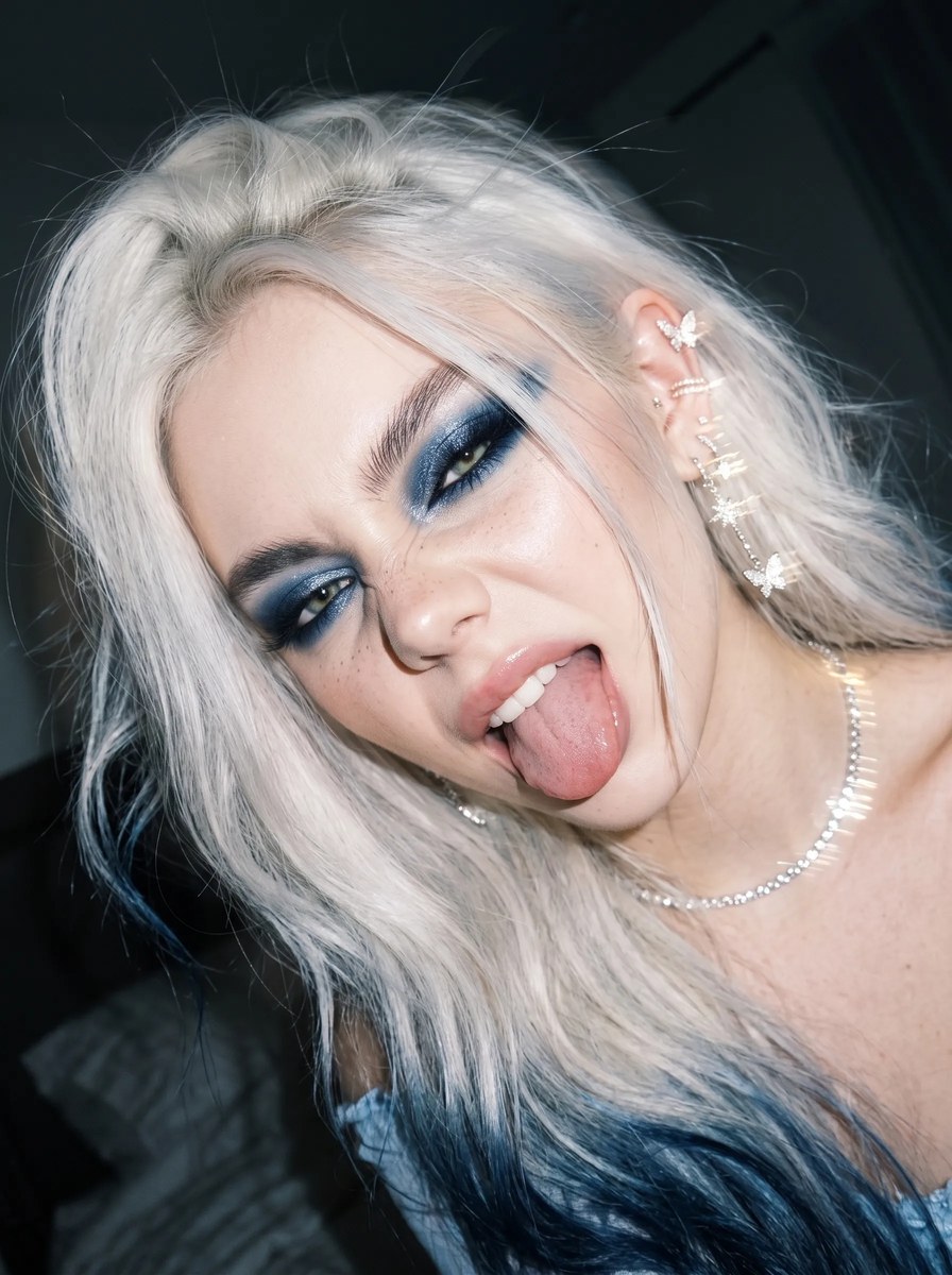 Icy Blue Flash-Fashion Portrait output 17