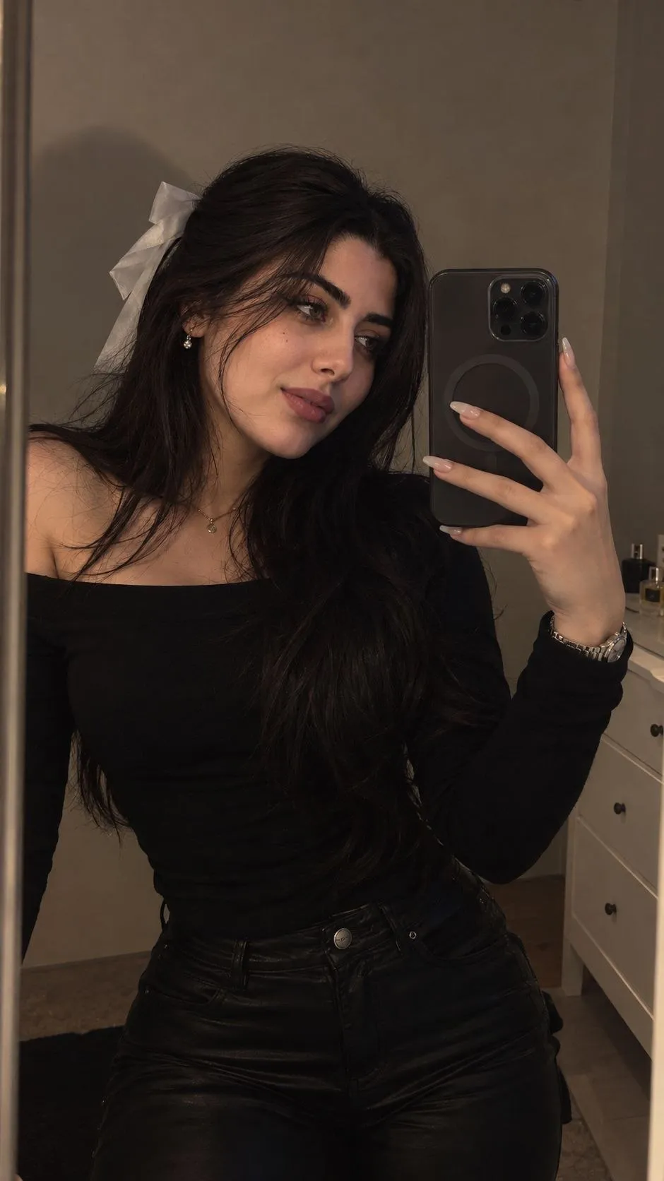 Glamorous Mirror Selfie of a Young Woman output 2