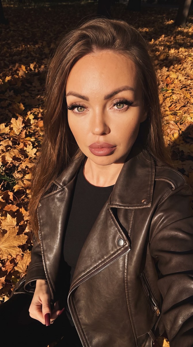 Nostalgic Autumn Instagram Selfie