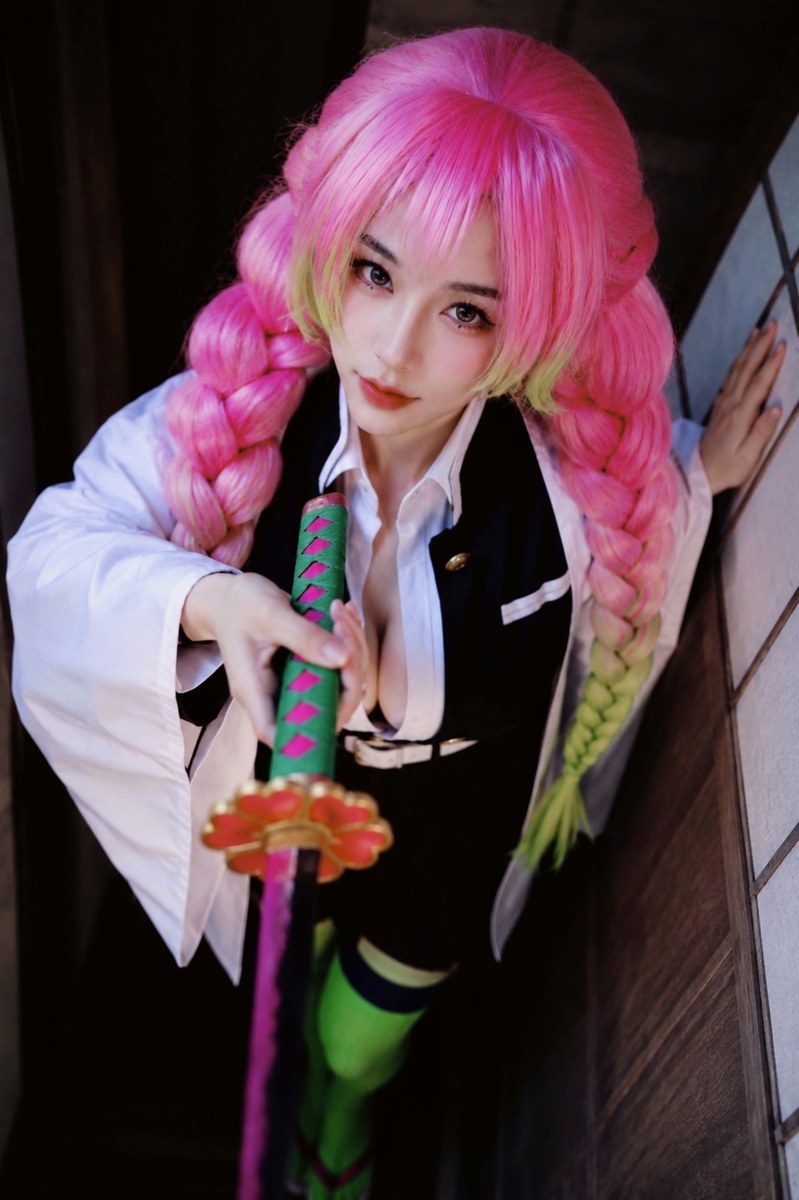 Solitary Bloom Beneath the Blade — Mitsuri Kanroji Cosplay Portrait output 2