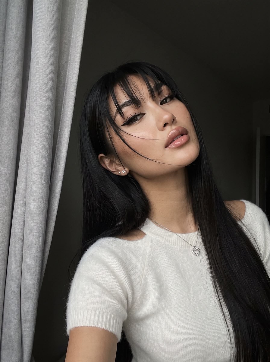 Moody Glamour Selfie Portrait output 1