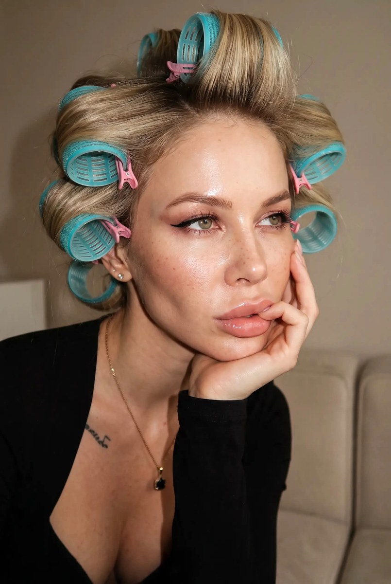 Flash Beauty Portrait with Turquoise Hair Rollers output 2