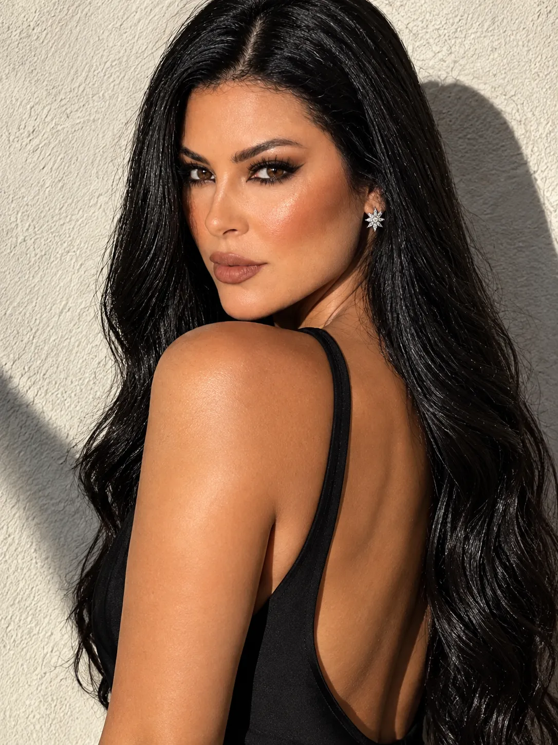 Warm Editorial Over-the-Shoulder Portrait output 2