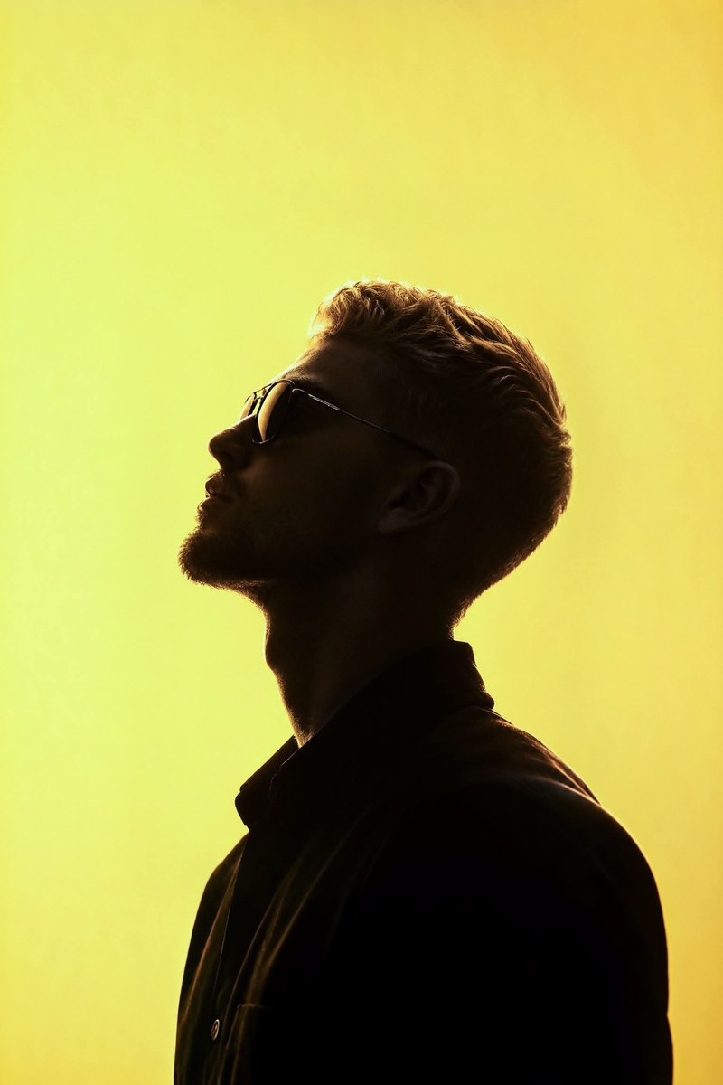 Golden-Yellow Silhouette Portrait of a Man output 2