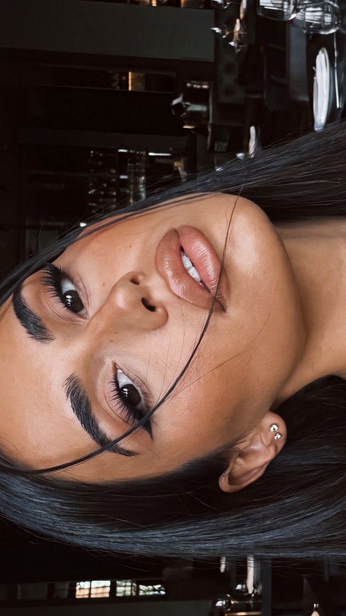Glamorous Dark-Restaurant Beauty Selfie output 2