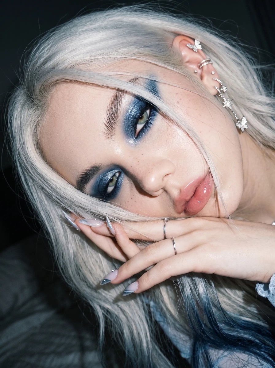 Icy Blue Flash-Fashion Portrait output 4