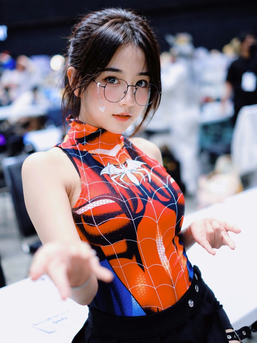 Solitary Web: The Girl Beyond the Crowd