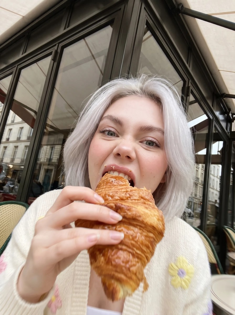 Candid Parisian Café Portrait output 15