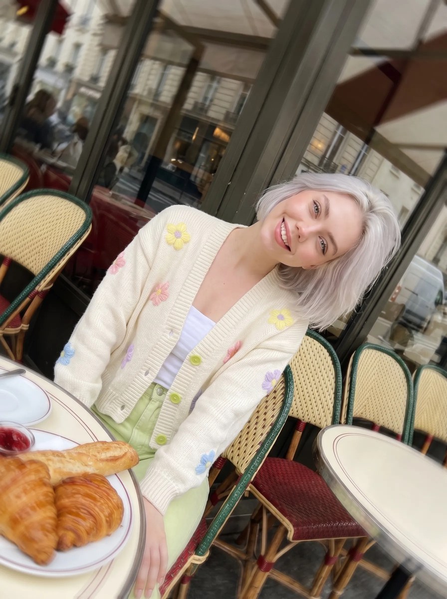 Candid Parisian Café Portrait output 8