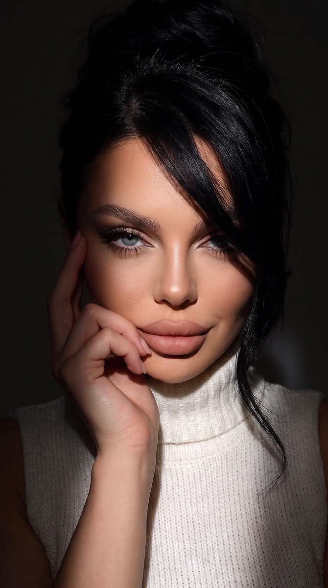 Dramatic Close-Up Portrait with a Narrow Band of Light