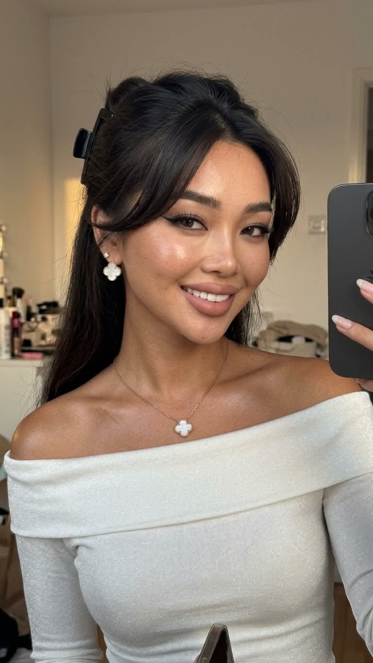 Golden-Hour Glamour Smartphone Selfie output 1