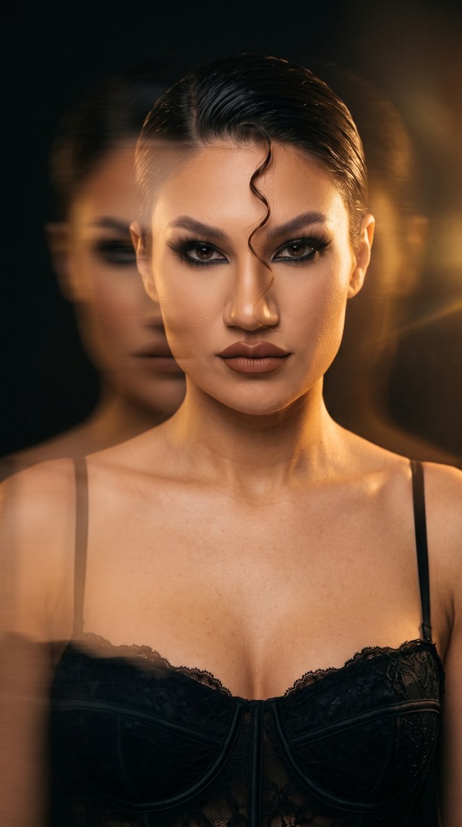 Cinematic Golden-Hour Beauty Portrait