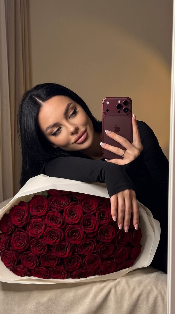 Warm Evening Mirror Selfie with Red Roses output 2