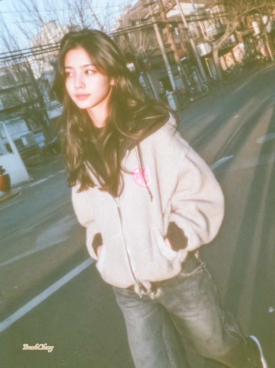 Y2K Twilight Street Snapshot output 1