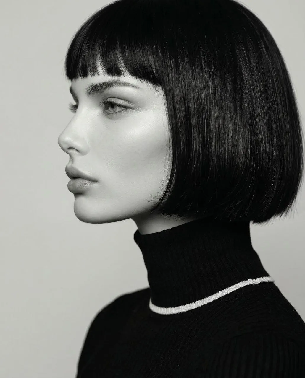 Black-and-White Profile Portrait Face Replacement