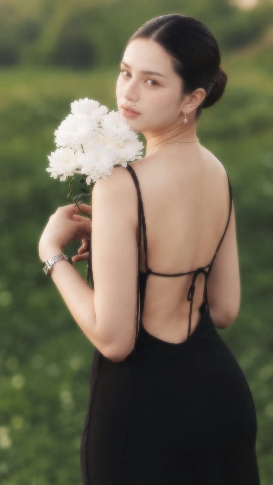 Golden-Hour Chrysanthemum Portrait
