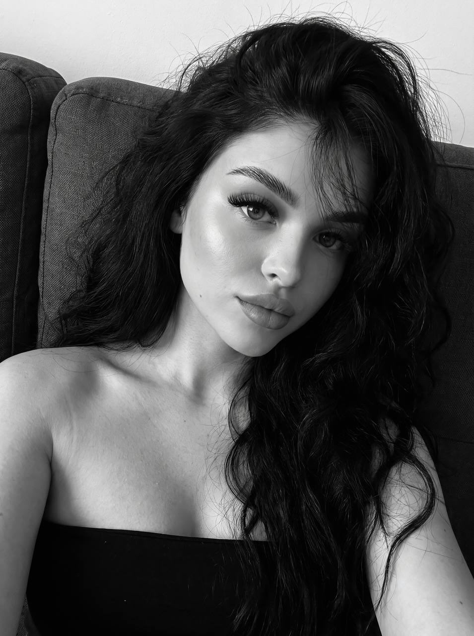 Black-and-White iPhone Selfie Portrait output 1