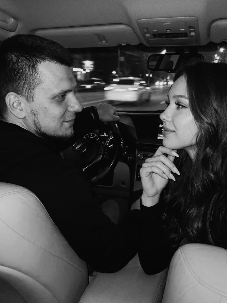 Cinematic Black-and-White Car Portrait of a Couple