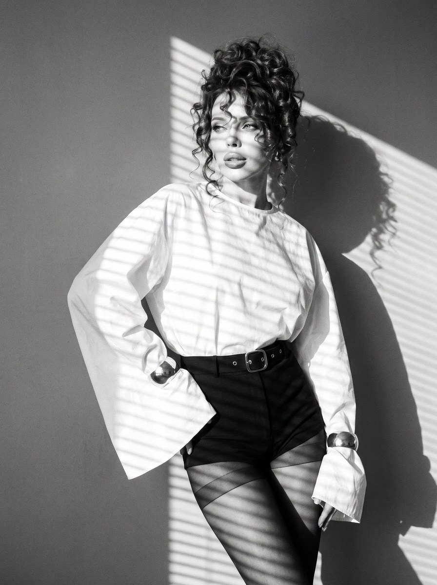Vintage Black-and-White Fashion Portrait output 2