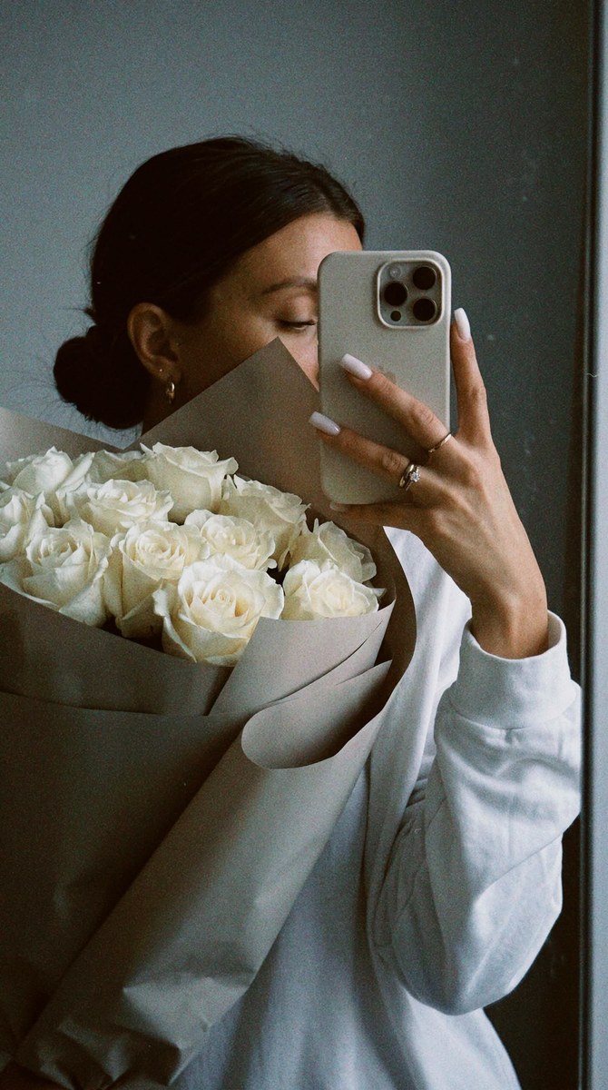 Grainy Mirror Selfie with White Roses output 2