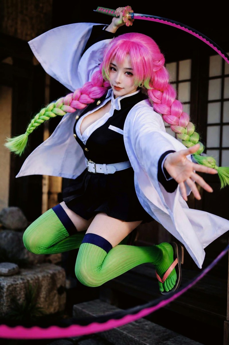 Solitary Bloom Beneath the Blade — Mitsuri Kanroji Cosplay Portrait output 9