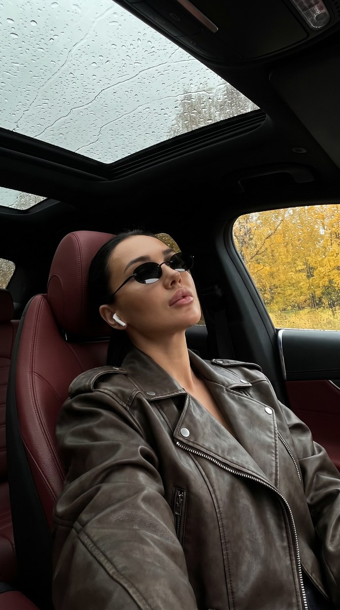 Rainy-Autumn Mercedes-AMG Selfie