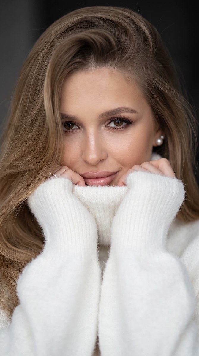 Cozy Close-Up Fashion Portrait