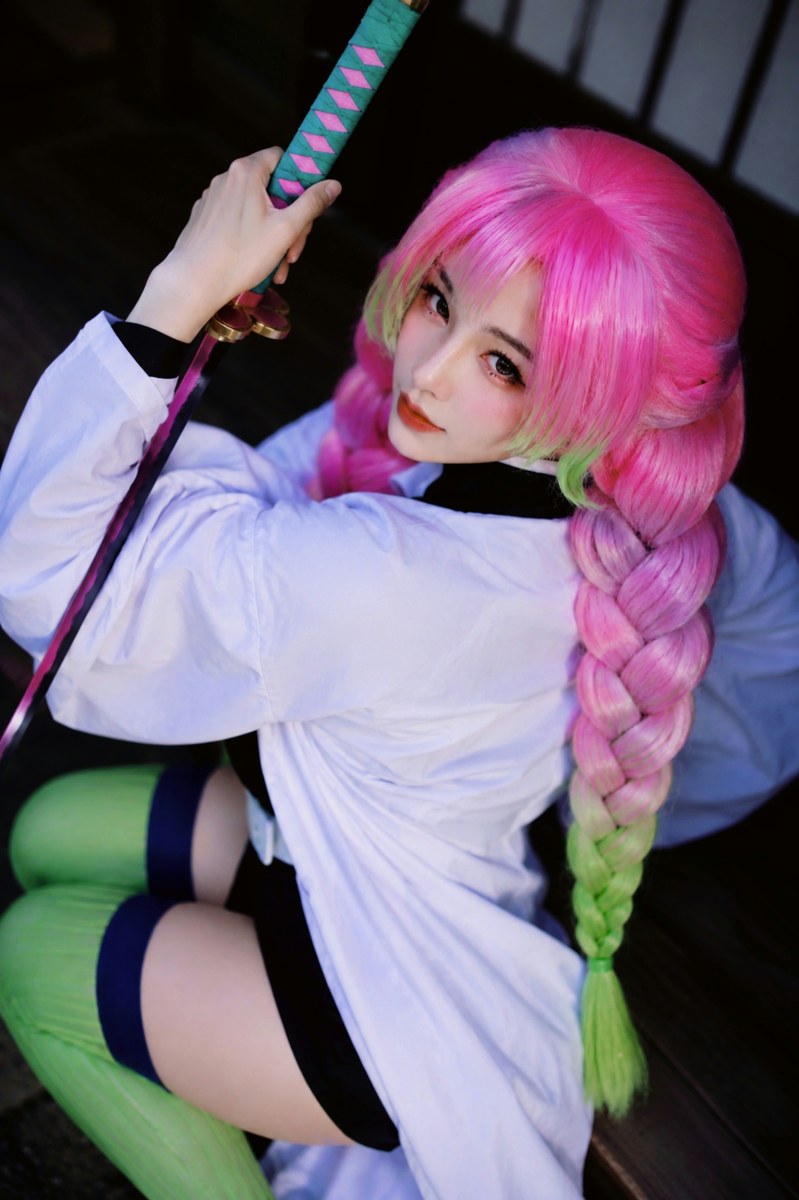 Solitary Bloom Beneath the Blade — Mitsuri Kanroji Cosplay Portrait output 3