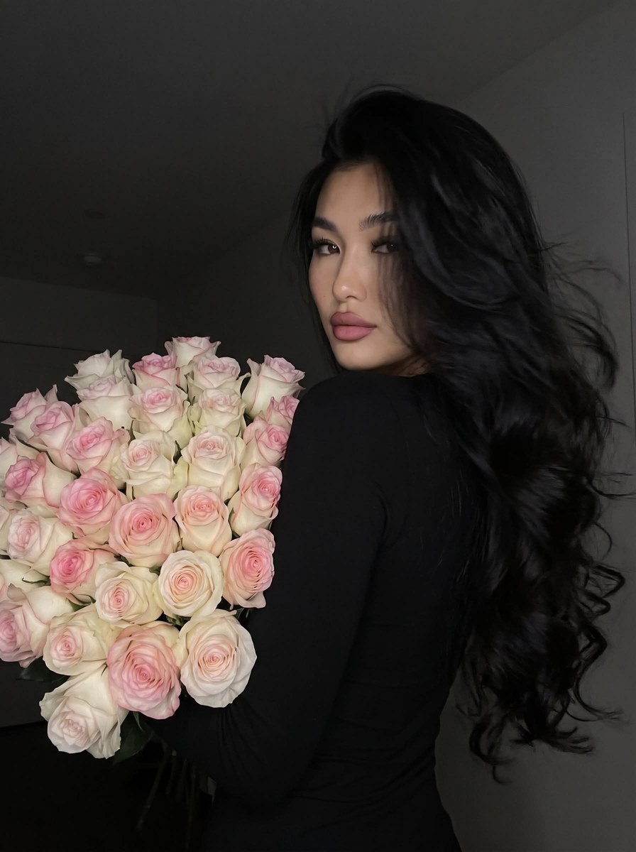 Dark Over-the-Shoulder Rose Bouquet Portrait output 2