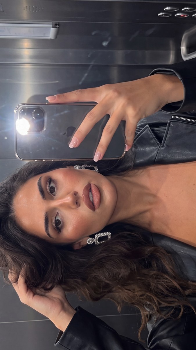 Flash Glam Elevator Selfie with Face Reference output 2