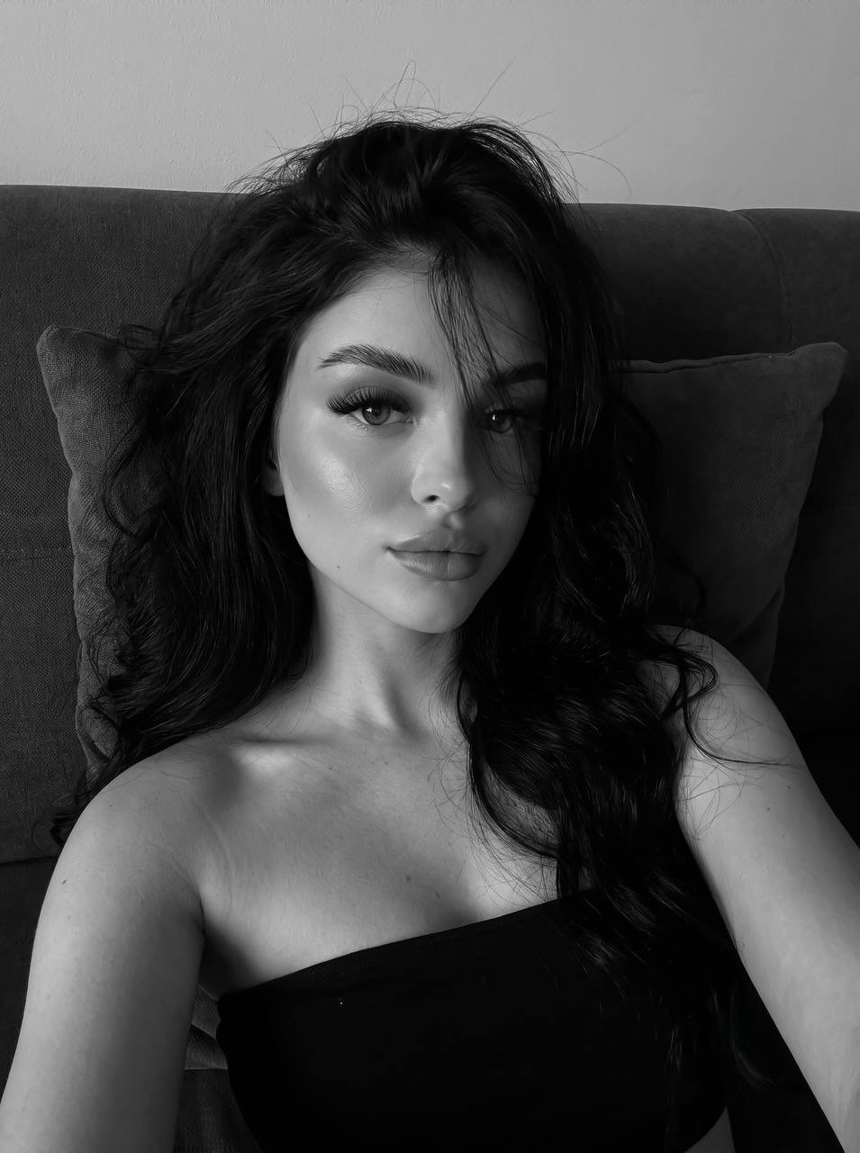 Black-and-White iPhone Selfie Portrait output 2