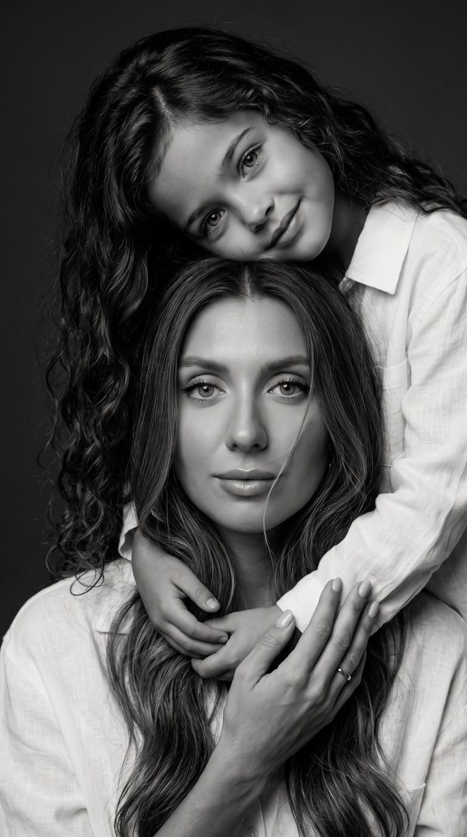 Tender Black-and-White Mother-and-Daughter Portrait