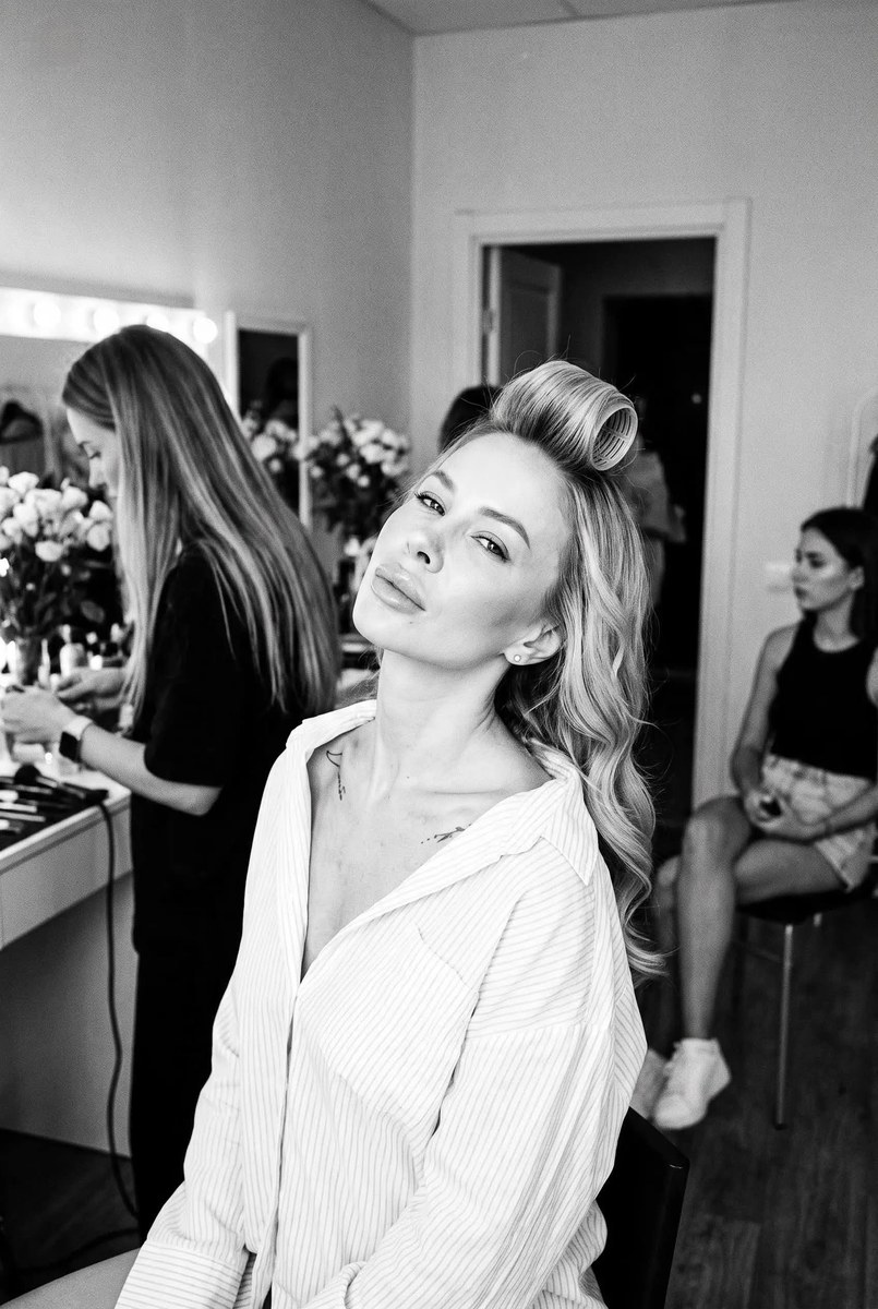 Black-and-White Backstage Makeup-Room Portrait output 2
