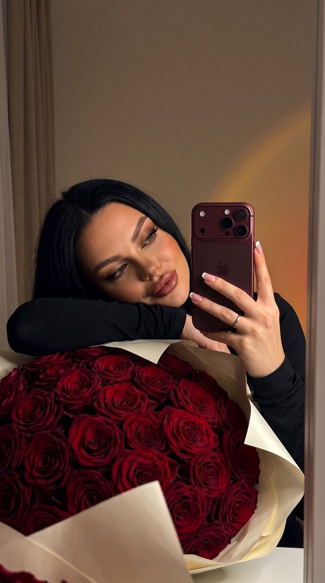 Warm Evening Mirror Selfie with Red Roses output 1