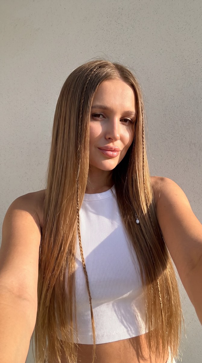 Sunlit Summer Selfie with Microbraids output 1