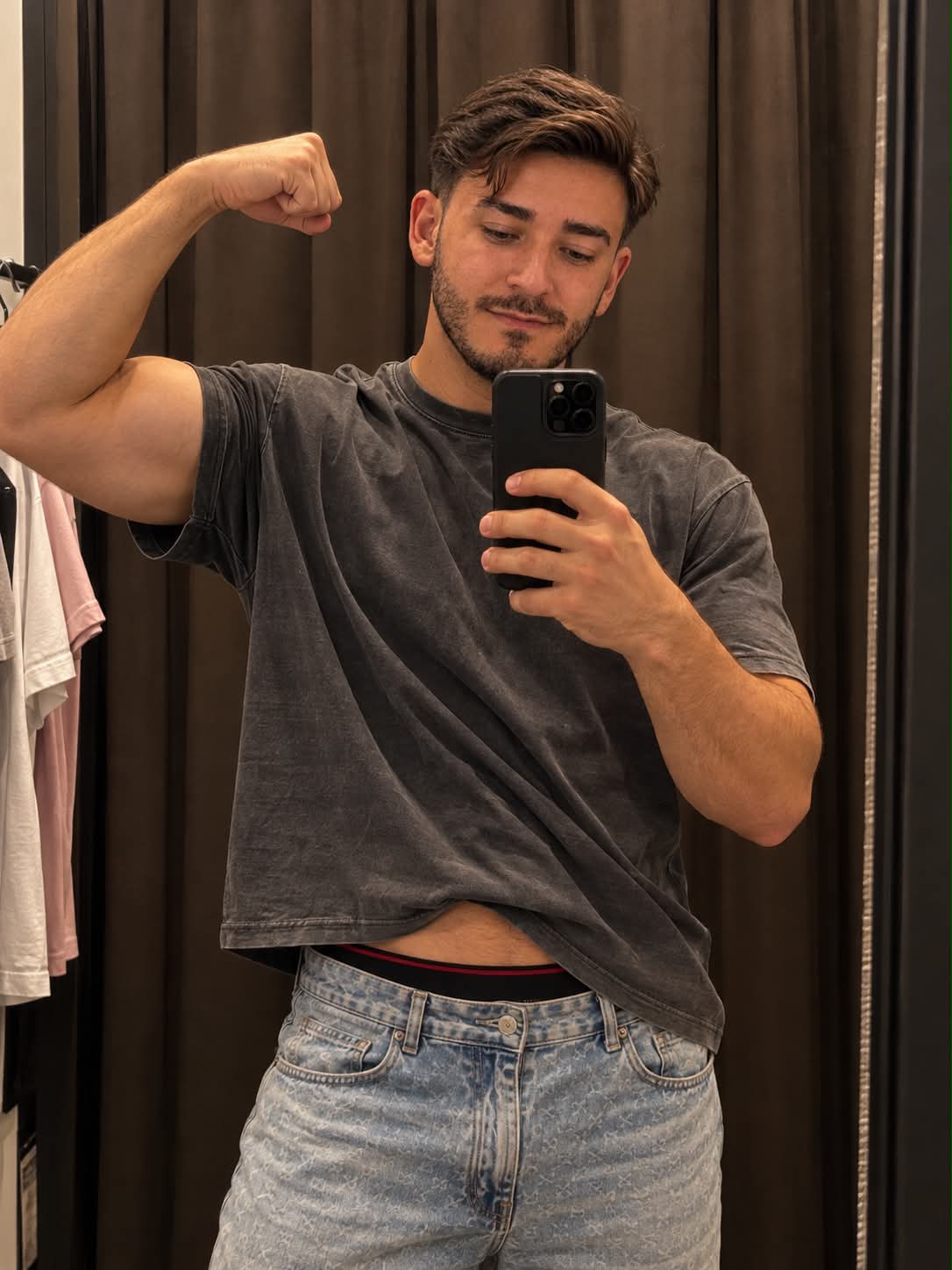 Fitness Editorial Fitting-Room Mirror Selfie