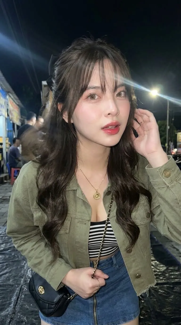 Direct-Flash Street-Food Night Portrait output 7