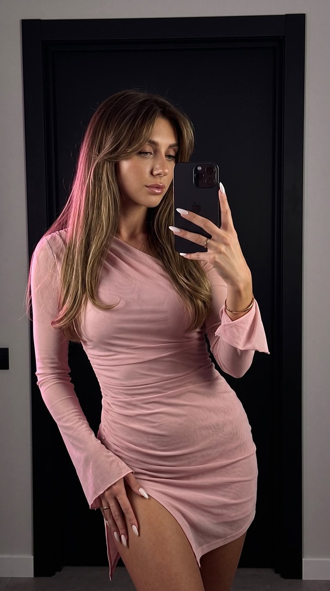 Dark Pink-Neon Mirror Selfie