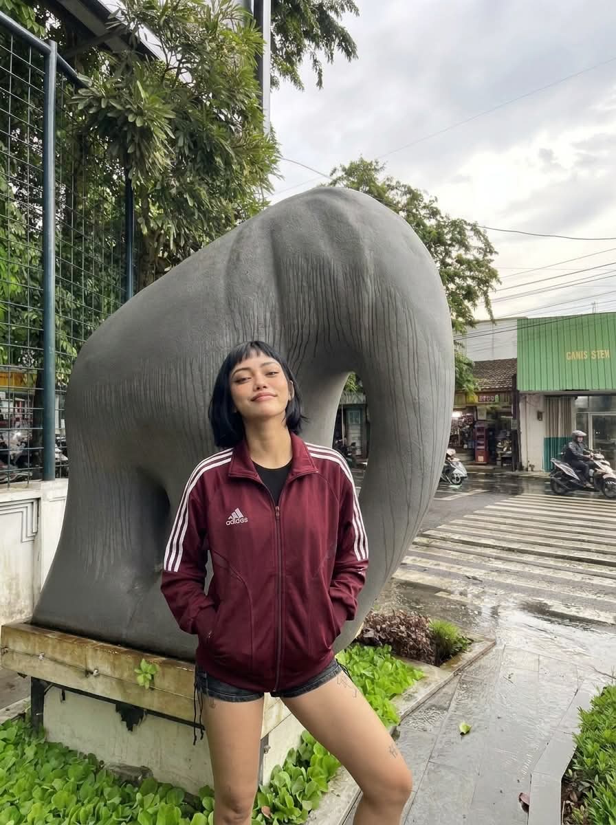 Group Photo with One Billion and an Elephant output 8
