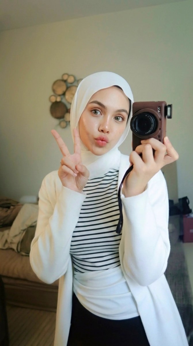 White Hijab Editorial Mirror-Selfie Portrait output 7