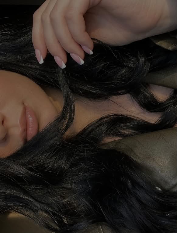 Close-Up Selfie with Warm Sunlight output 2