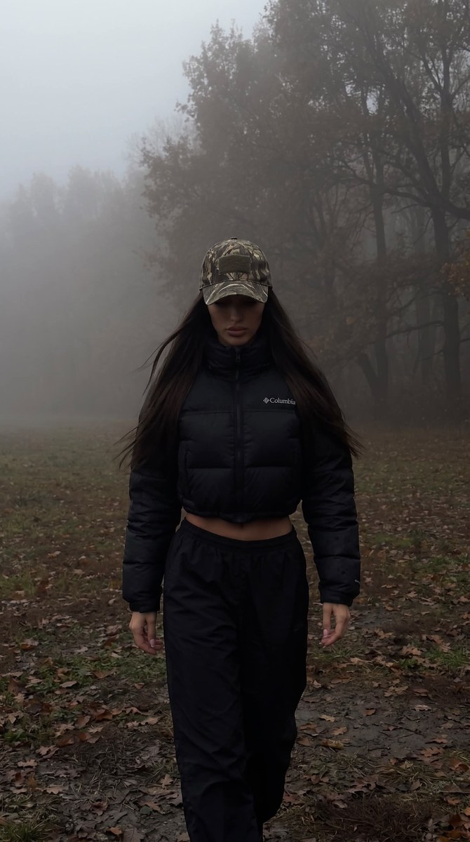 Low-Exposure Smartphone Portrait in an Autumn Fog output 1
