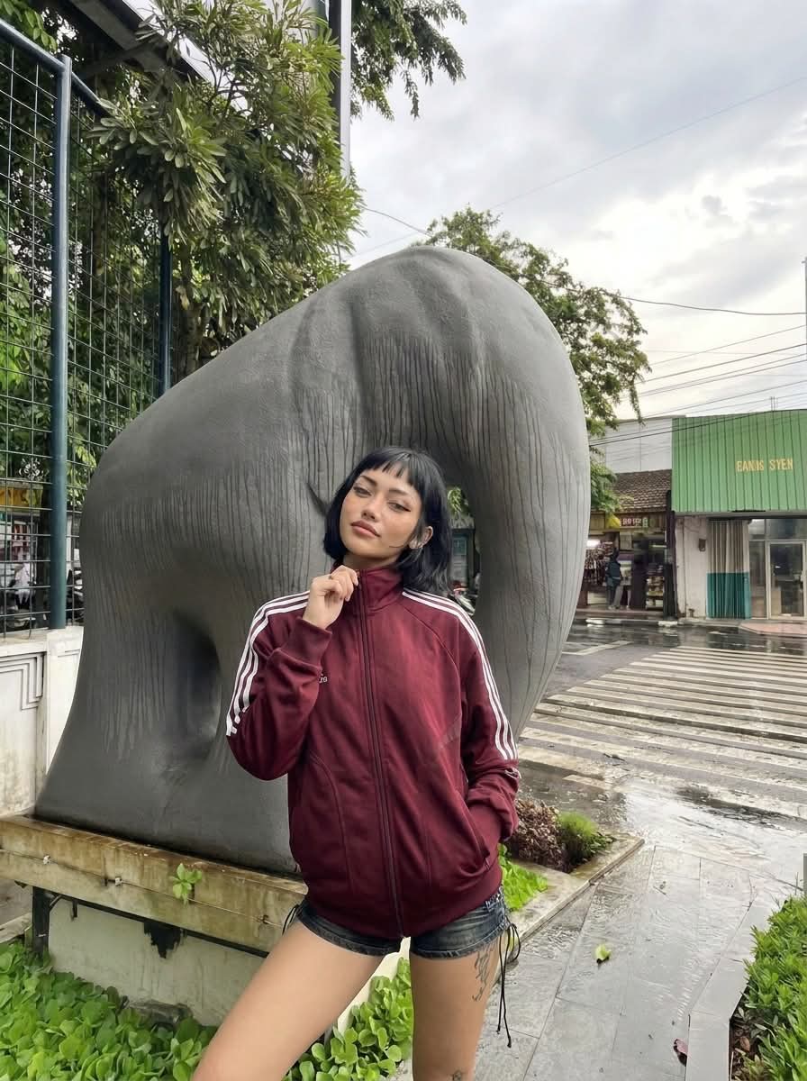 Group Photo with One Billion and an Elephant output 9